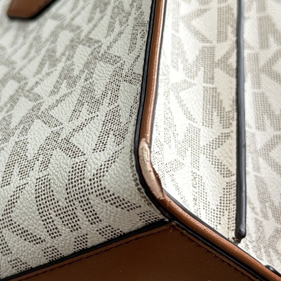 Michael Kors Bag Maple Jet Set Signature Tote - Picture 14 of 17